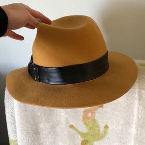 Delux fedora